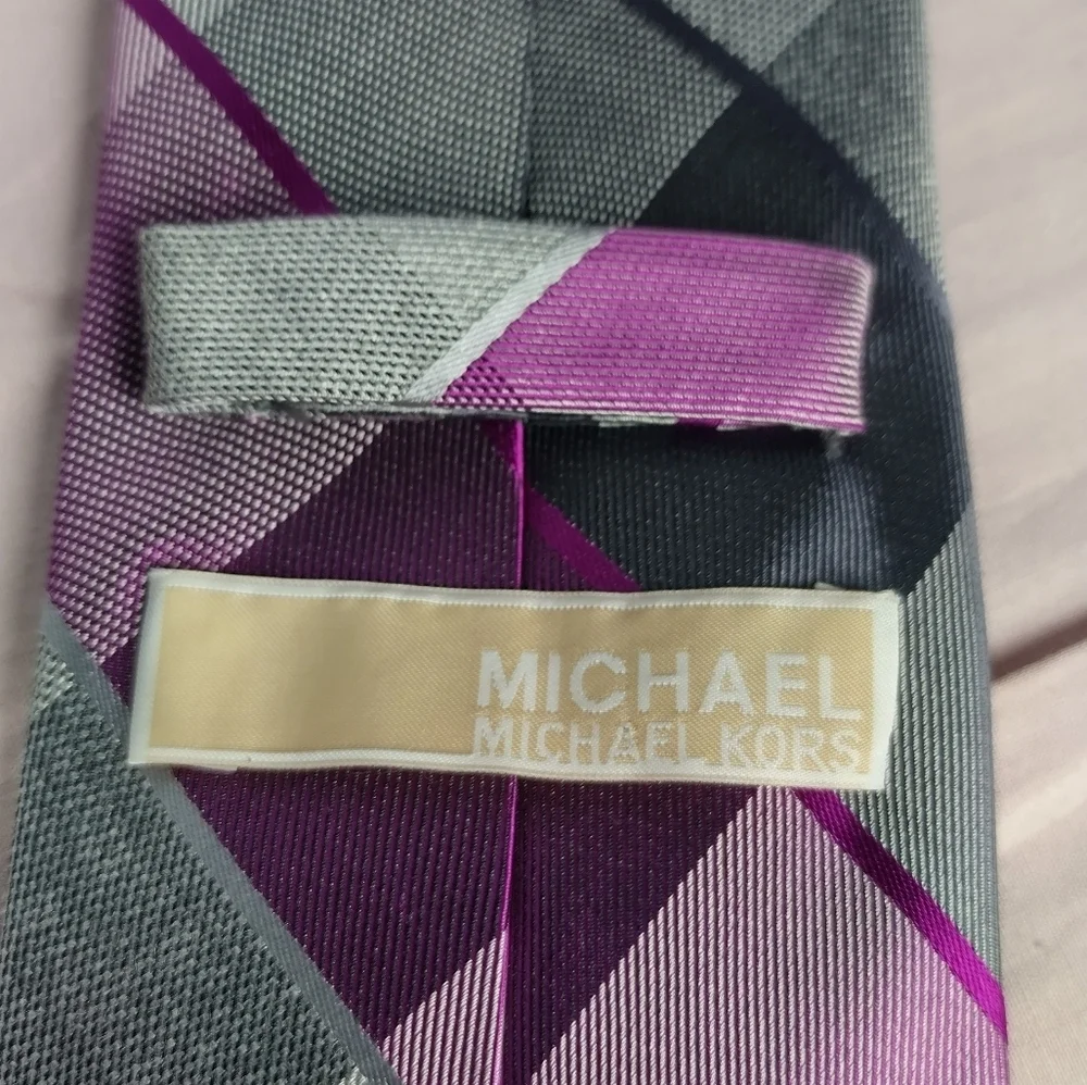 Michael Kors Tie Silk Blend Pink Purple Plaid Men Necktie Suit Formal 56.5 x3.25